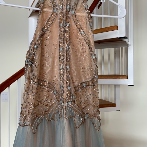 Prom gown - Picture 5 of 8